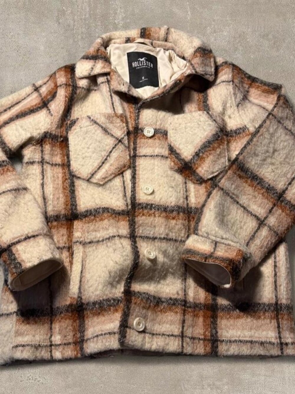 Hollister Co. cream and brown plaid jacket in size M #plaid #preppy
